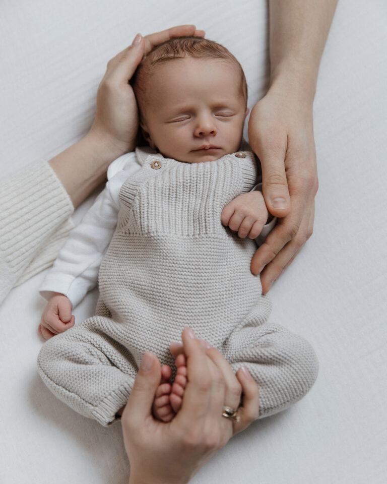 Neugeborenes Baby Neugeborenenfotoshooting Hamburg